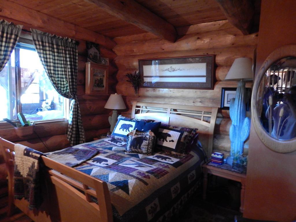 Idle Spurs Log Cabin Bed & Breakfast Black Diamond Exteriér fotografie