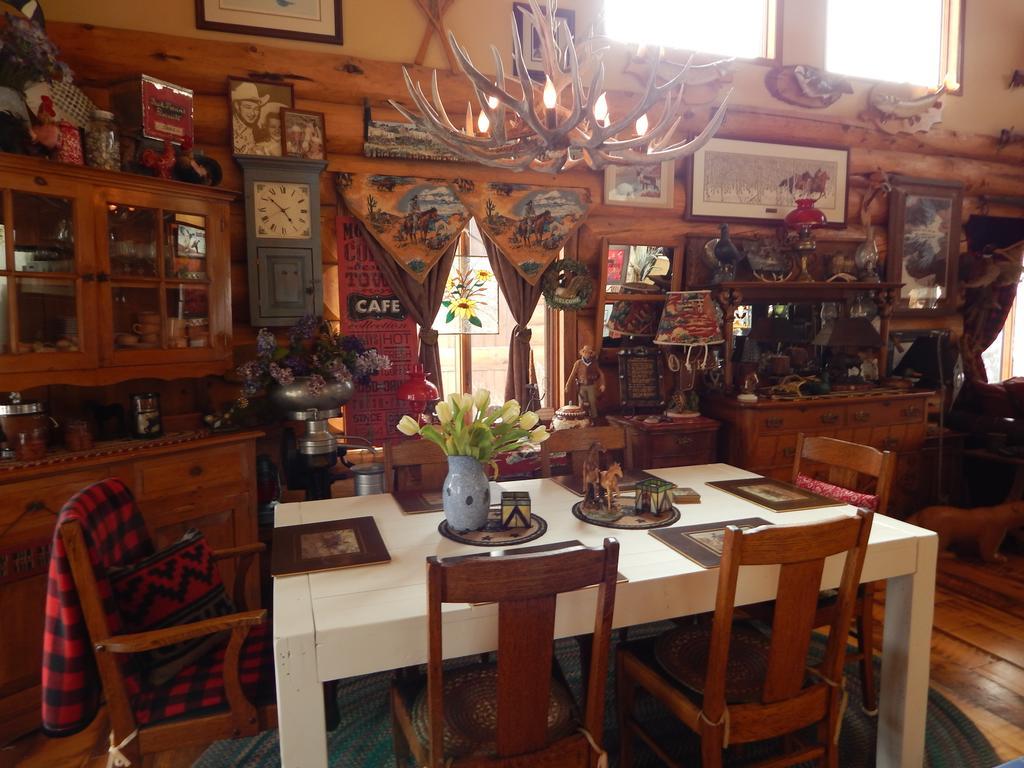 Idle Spurs Log Cabin Bed & Breakfast Black Diamond Exteriér fotografie