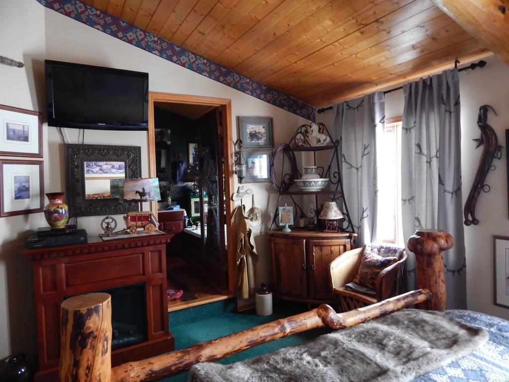 Idle Spurs Log Cabin Bed & Breakfast Black Diamond Exteriér fotografie